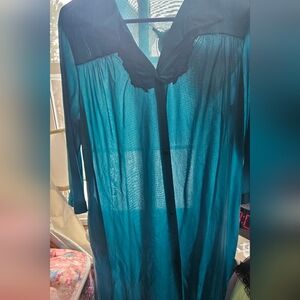 Vintage vanity fair dressing robe. Sz M NYLON